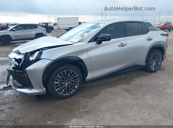 JTJAAAAB7PA012204 2023 LEXUS RZ 450E Серебряный Передняя левая четверть