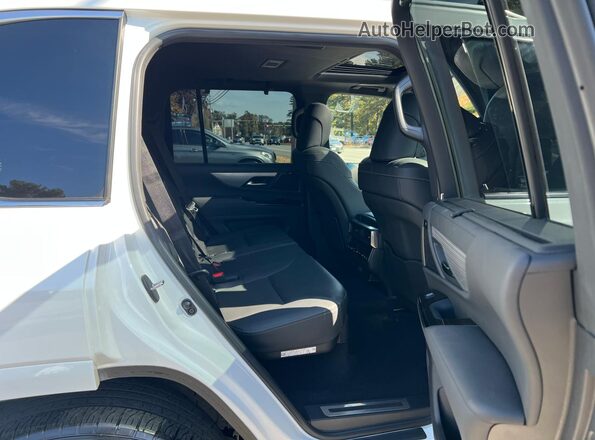 JTJMB7CX5N4010338 2022 LEXUS LX Белый Вид сзади