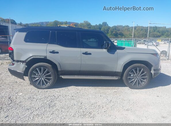 JTJVBCDX3S5037975 2025 LEXUS GX 550 Gray Widok wnętrza z tyłu