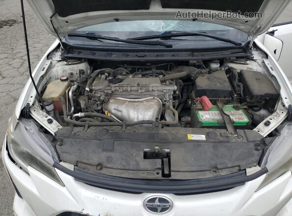 JTKJF5C70GJ016575 2016 TOYOTA SCION Белый Вид задней части салона