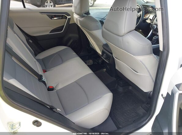 JTMA1RFV8LD057553 2020 TOYOTA LE White Vista de la etiqueta del VIN