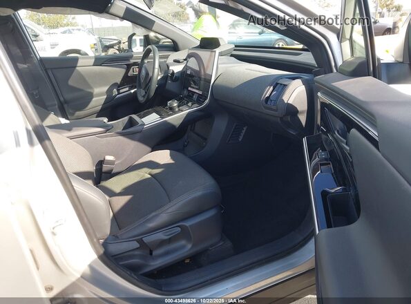 JTMAAAAA2RA053272 2024 TOYOTA LE Silver Вид салону спереду