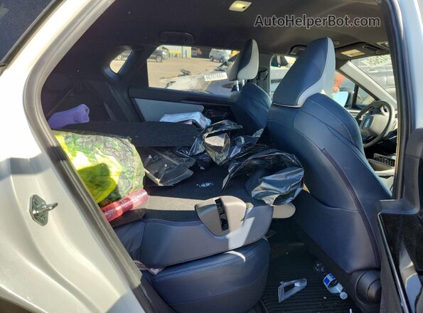 JTMABABAXPA037118 2023 SUBARU SOLTERRA White Widok wnętrza z tyłu
