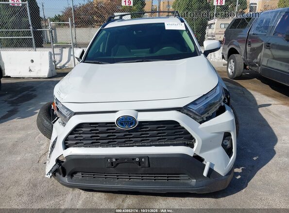 JTMB6RFV7RD550381 2024 TOYOTA LE White Vista del salpicadero