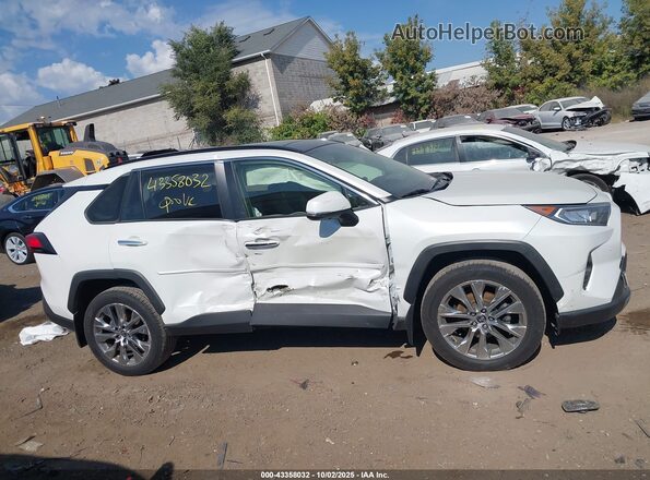 JTMN1RFV1LJ039009 2020 TOYOTA LIMITED White Սալոնի հետևի տեսք