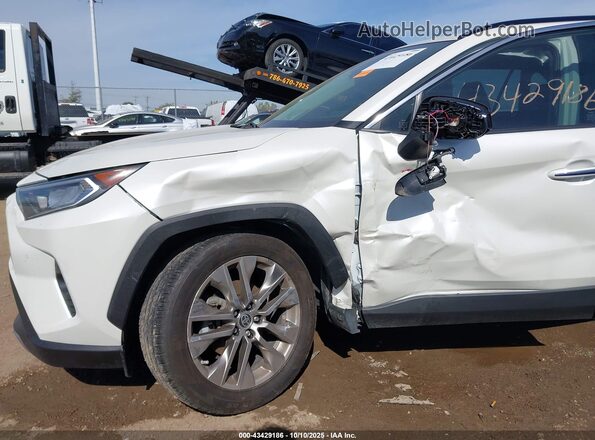 JTMN1RFV2KD039842 2019 TOYOTA LIMITED White Вид спереду
