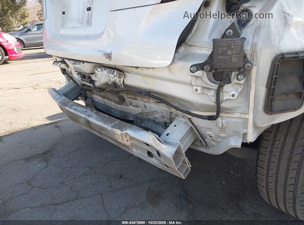 JTNKHMBX8L1083805 2020 TOYOTA LE White Դիմացի տեսք