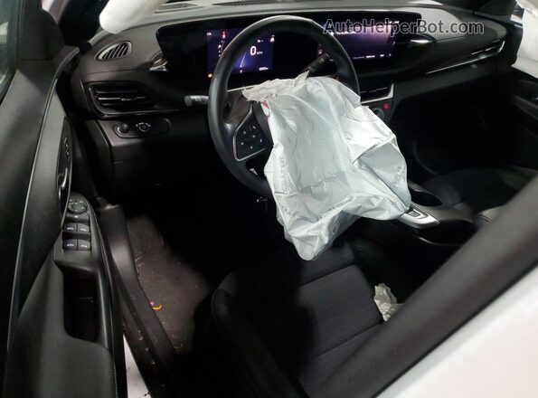 KL47LAE2XRB057856 2024 BUICK OTHER White Widok deski rozdzielczej