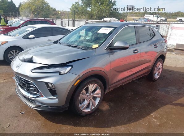 KL4AMBS23RB018815 2024 BUICK ENCORE Серебряный Передняя левая четверть
