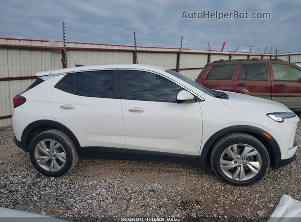 KL4AMBS24RB032836 2024 BUICK ENCORE White Widok wnętrza z tyłu