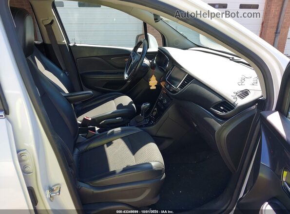 KL4CJASB1KB807448 2019 BUICK ENCORE White Widok wnętrza z przodu