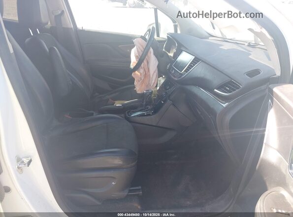 KL4CJASB1LB039830 2020 BUICK ENCORE Белый Вид салона спереди