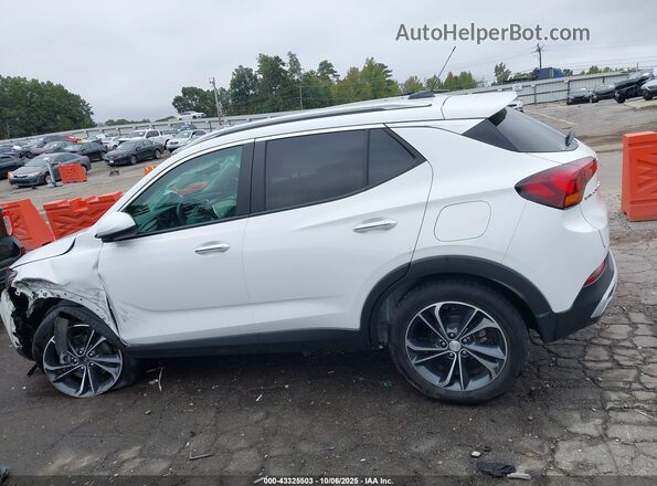KL4MMDS20PB027526 2023 BUICK ENCORE White Widok wnętrza z tyłu