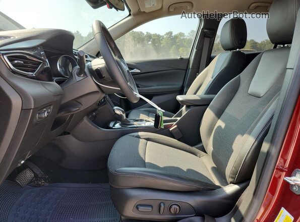KL4MMDS28PB104546 2023 BUICK ENCORE Maroon Widok wnętrza z przodu