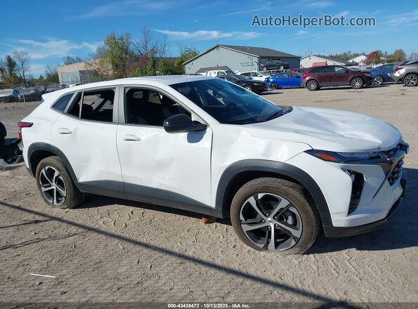 KL77LGE20RC073791 2024 CHEVROLET TRAX White Rear interior view