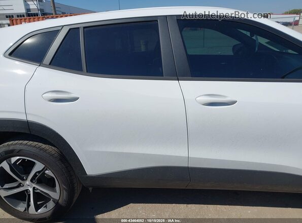 KL77LGEP0TC005638 2026 CHEVROLET TRAX White უკანა სალონის ხედი