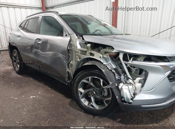KL77LHE24RC063495 2024 CHEVROLET TRAX Синий Вид спереди