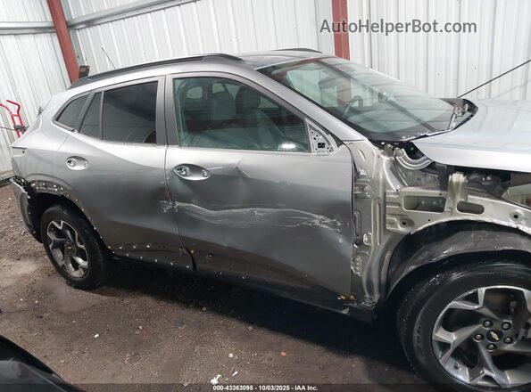 KL77LHE24RC063495 2024 CHEVROLET TRAX Синий Панорамный вид салона 360°