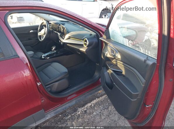 KL77LHE24RC236576 2024 CHEVROLET TRAX Red Widok wnętrza z przodu