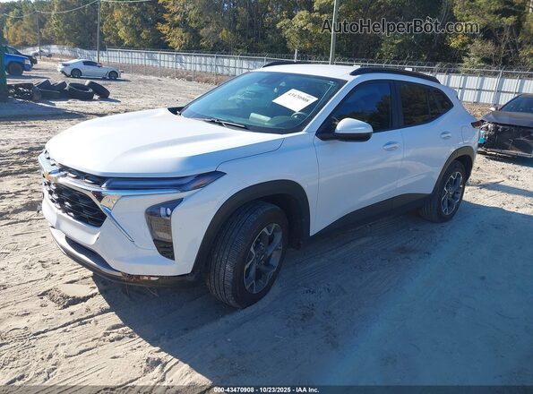 KL77LHE27RC204995 2024 CHEVROLET TRAX White Front left