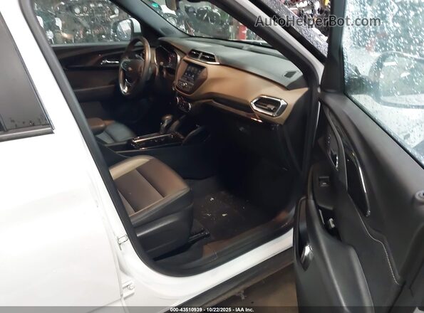 KL79MSSL6NB024259 2022 CHEVROLET TRAILBLAZER White Вид салону спереду