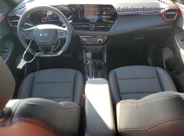 KL79MTSL4TB022092 2026 CHEVROLET TRAILBLAZER Blue Widok deski rozdzielczej