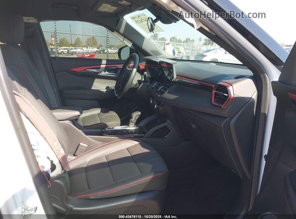 KL79MUSL4RB067015 2024 CHEVROLET TRAILBLAZER White Vista interior delantera