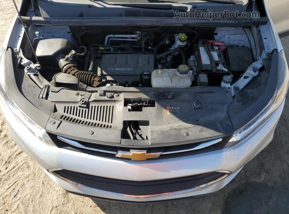 KL7CJKSB8LB023021 2020 CHEVROLET TRAX Silver Engine compartment view