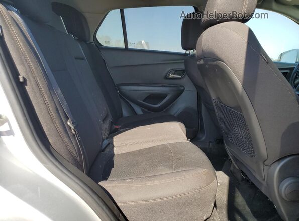 KL7CJKSB8LB023021 2020 CHEVROLET TRAX Silver Rear interior view