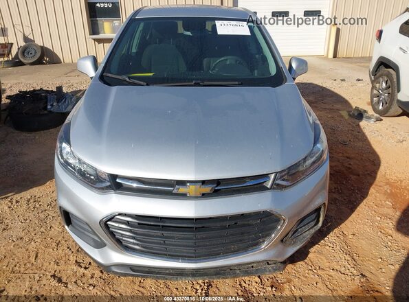 KL7CJKSMXNB522682 2022 CHEVROLET TRAX Серебряный Вид щитка приборов