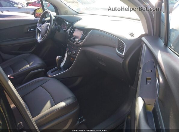KL7CJLSB0LB351636 2020 CHEVROLET TRAX Black Front interior view