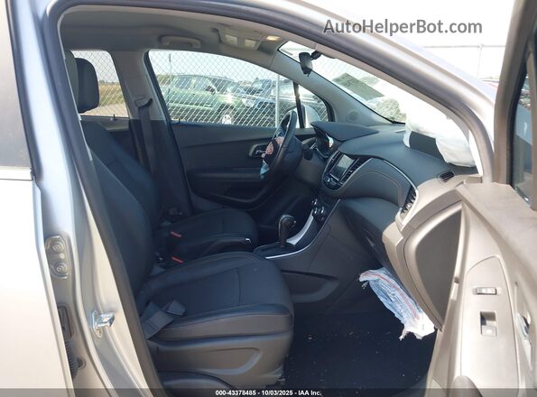 KL7CJLSB1LB010469 2020 CHEVROLET TRAX Silver Vista interior delantera