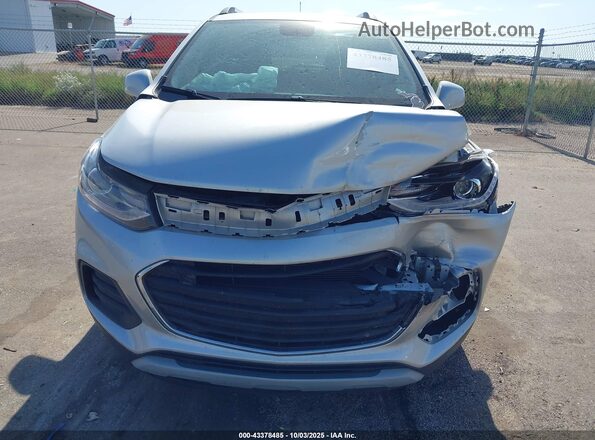 KL7CJLSB1LB010469 2020 CHEVROLET TRAX Silver Vista interior trasera