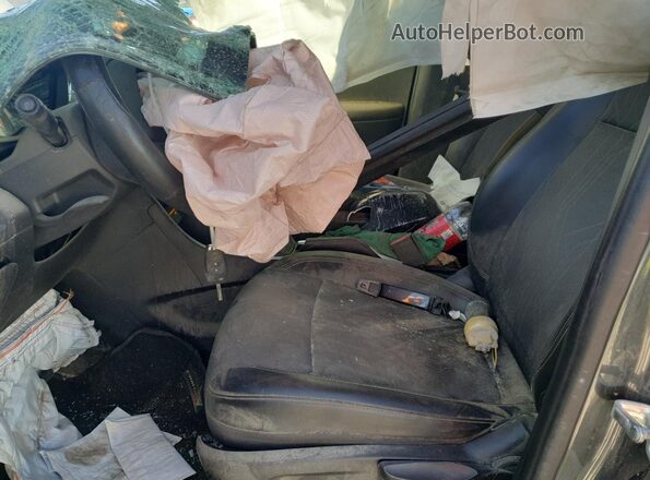 KL7CJLSB4MB327261 2021 CHEVROLET TRAX Gray Вид салону спереду