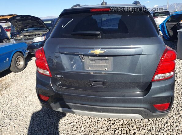 KL7CJLSB4MB327261 2021 CHEVROLET TRAX Gray Вид ззаду