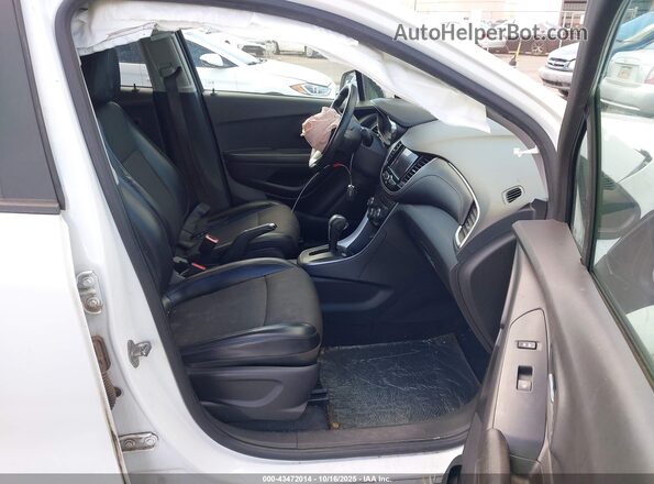 KL7CJLSB9MB331810 2021 CHEVROLET TRAX White წინა სალონის ხედი