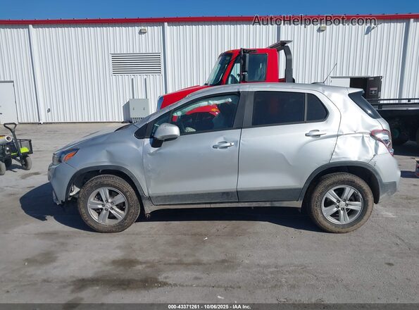 KL7CJNSM0NB545177 2022 CHEVROLET TRAX Серебряный 
