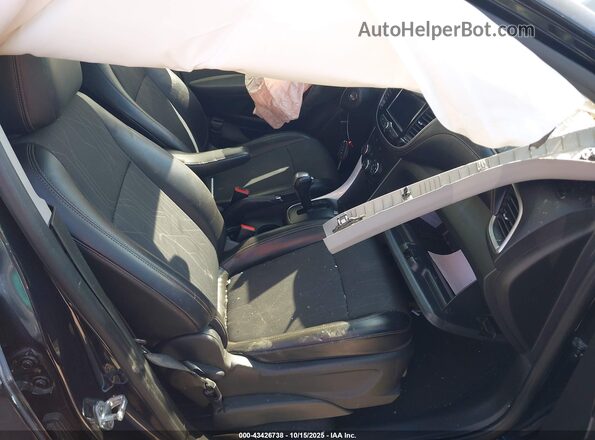 KL7CJPSM3NB511956 2022 CHEVROLET TRAX Черный Вид салона спереди