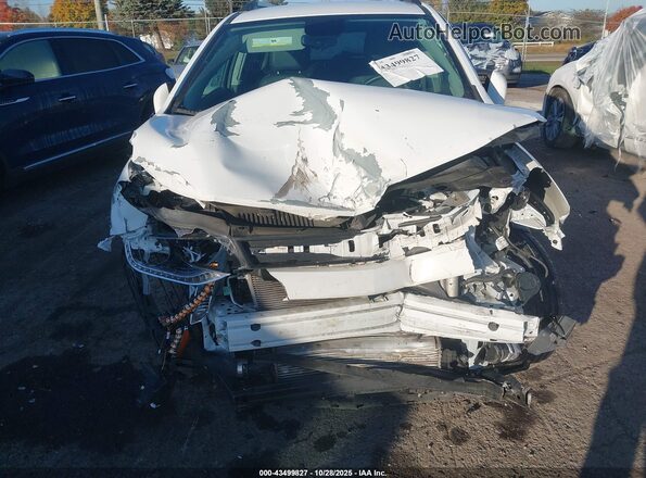 KL7CJPSM4NB525011 2022 CHEVROLET TRAX White Widok z przodu