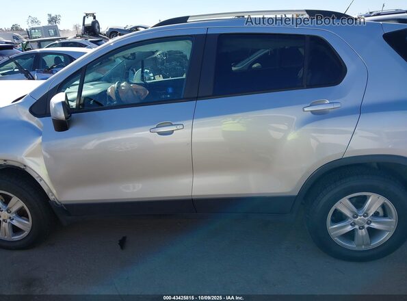 KL7CJPSM6MB372548 2021 CHEVROLET TRAX Silver 