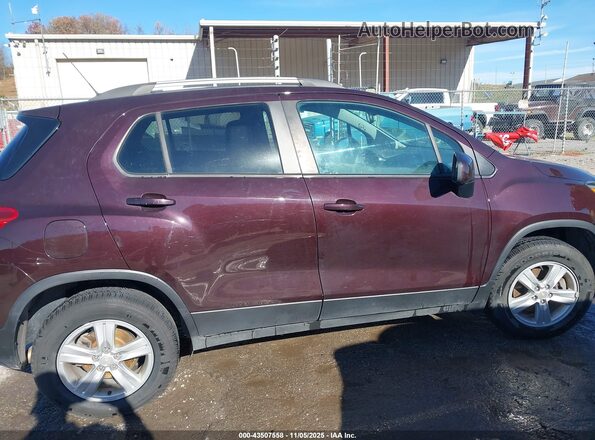 KL7CJPSM6NB510073 2022 CHEVROLET TRAX Burgundy Widok wnętrza 360 stopni