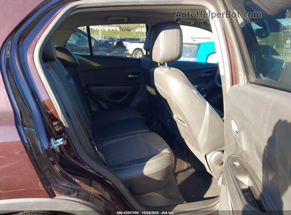 KL7CJPSM6NB510073 2022 CHEVROLET TRAX Burgundy Widok naklejki z numerem VIN