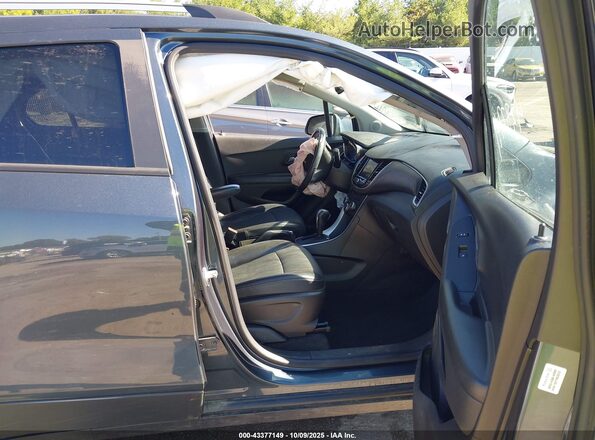 KL7CJPSMXNB560927 2022 CHEVROLET TRAX Синий Вид салона спереди