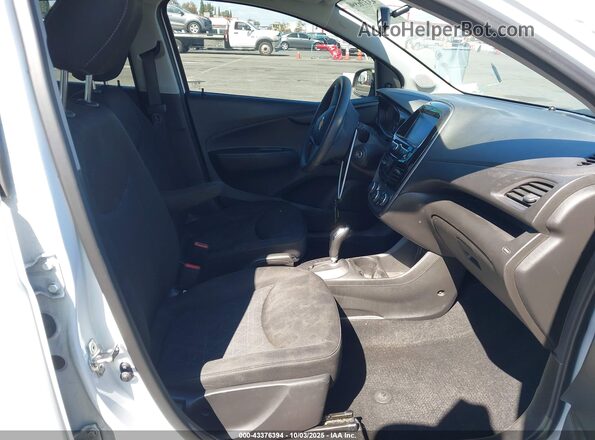 KL8CB6SA6LC421894 2020 CHEVROLET SPARK Белый Вид салона спереди