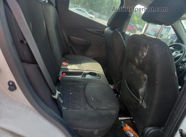 KL8CB6SA7MC732333 2021 CHEVROLET SPARK White Vista de los asientos traseros