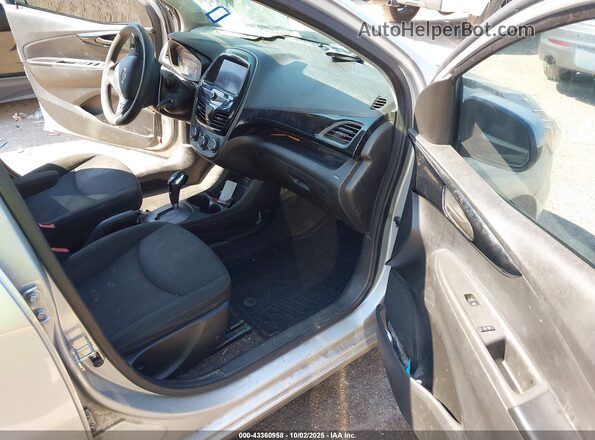 KL8CD6SA4MC702250 2021 CHEVROLET SPARK Silver Սալոնի դիմացի տեսք