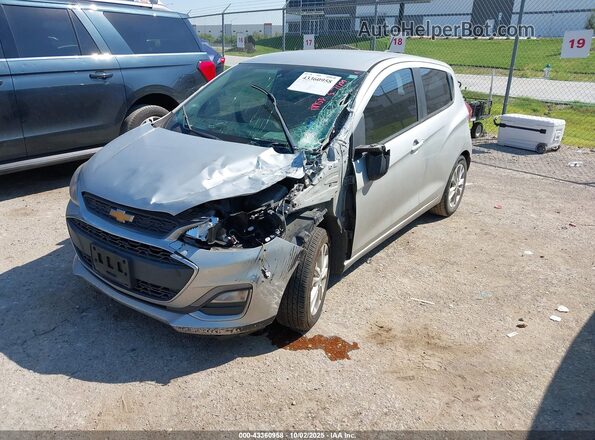 KL8CD6SA4MC702250 2021 CHEVROLET SPARK Silver Առջևի ձախ երեք քառորդ տեսարան