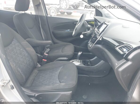 KL8CD6SA5MC715637 2021 CHEVROLET SPARK Silver Front interior view