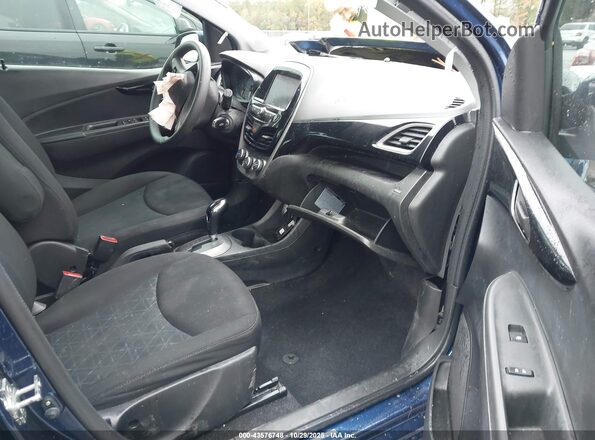 KL8CD6SA5NC032435 2022 CHEVROLET SPARK Blue Вид салону спереду