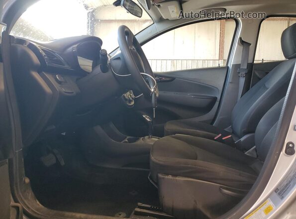 KL8CD6SA6LC441413 2020 CHEVROLET SPARK Серебряный Вид салона спереди